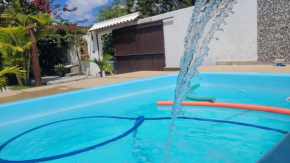 Rancho Ensolarado com pátio churrasqueira e piscina